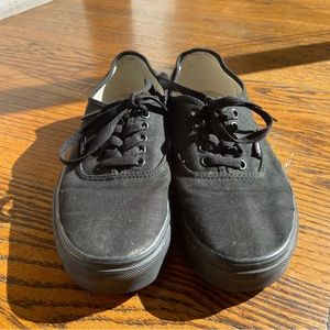 Black lace up classic vans unisex M7.5 / W9